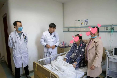 德驭医疗马鞍山总医院 名医来了 著名心脏外科专家万峰教授团队联合马鞍山市中心医院成功实施一例心脏非停跳小切口冠脉搭桥术